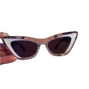 Transparent and black whiteChic Cat-Eye Sunglasses - Black and Tan
